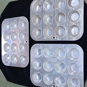 Vintage MIRRO, Comet, plus 1-12Hole Mini Muffin Cupcake Tart Baking Pans USA (3)